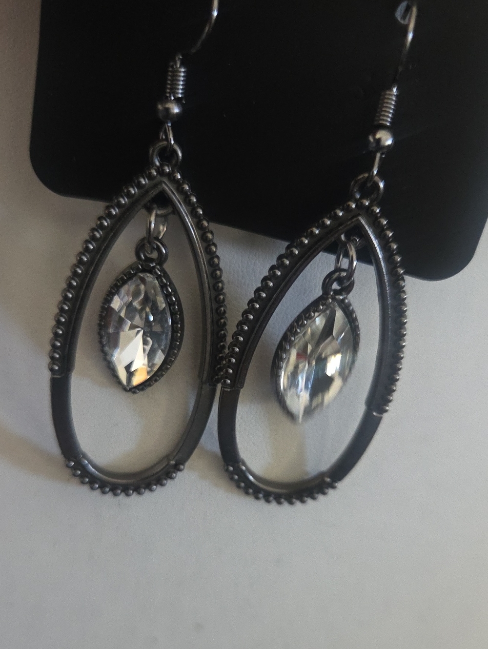 Paparazzi Top Rank Black Earrings NWT